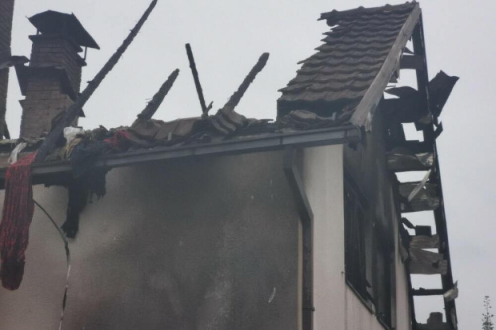 ŽITELJI GORNJEG MILANOVCA JUTROS ZATEKLI JEZIV PRIZOR: Žena morala da skoči KROZ PROZOR zbog jake EKSPLOZIJE (FOTO)