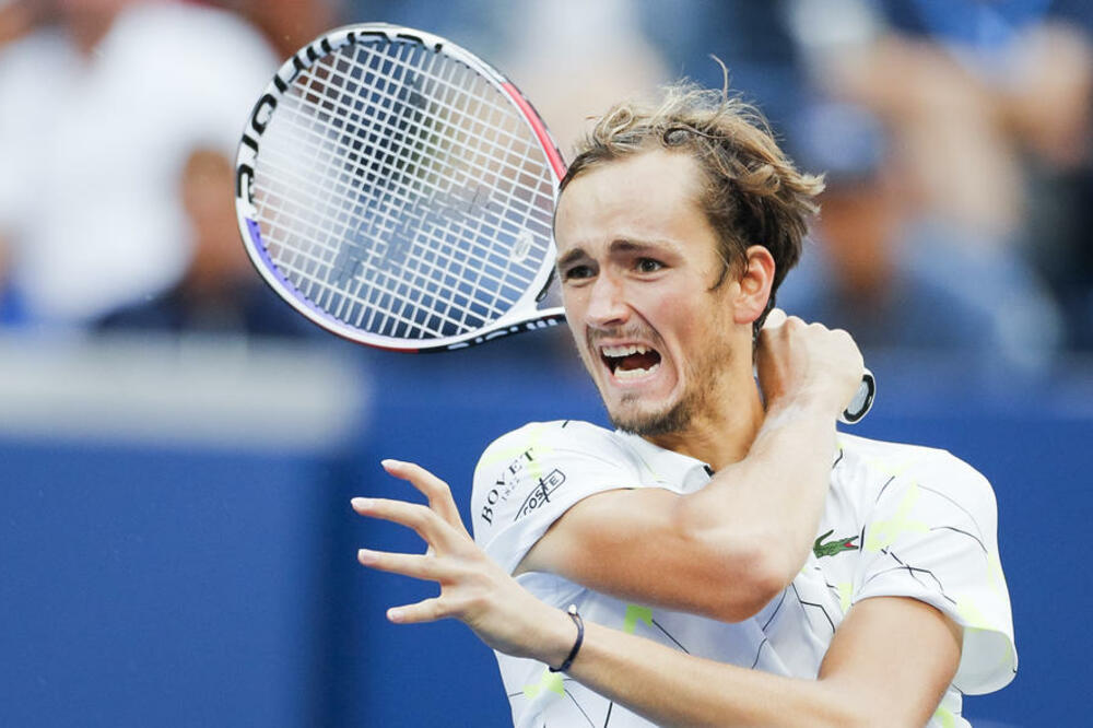 TENISKI ZEMLJOTRES! Vimbldon doneo konačnu odluku o suspenziji Rusa i Belorusa! (FOTO)