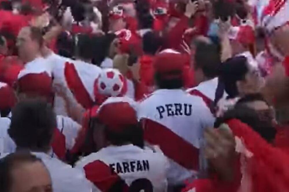 FUDBALSKO LUDILO! Hiljade navijača dalo podršku reprezentaciji pred odlučujući meč u kvalifikacijama! (VIDEO)