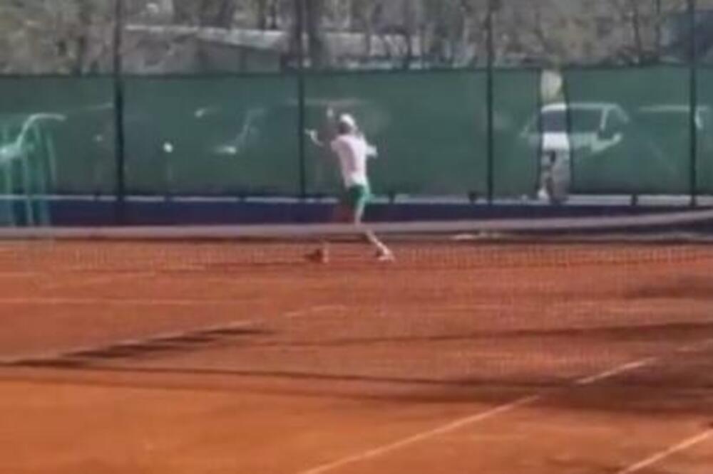 NOVAK ĐOKOVIĆ "ŠLJAKA" PUNOM PAROM"! (VIDEO)