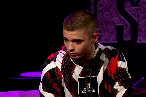 NAŠ POZNATI PEVAČ PRIZNAO DA SE DROGIRA: Sve se desilo u emisiji UŽIVO, svi ZGROŽENI DELE SNIMAK