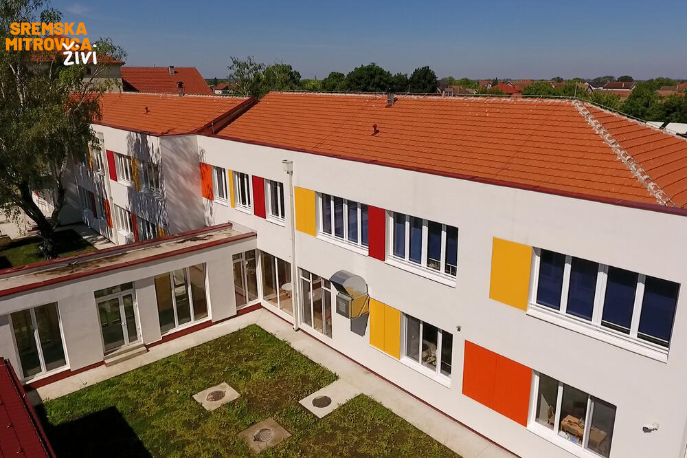 POGLEDAJTE KAKAV VRTIĆ IMA LAĆARAK, NAJBROJNIJE SELO U SRBIJI: Mališani su presrećni (VIDEO)