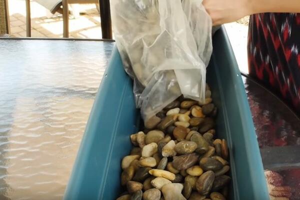 SAKSIJU JE NAPUNULA KAMENJEM, A ONDA SE DESILO NEŠTO GENIJALNO: Ovaj IZUM će svima ZNAČITI U LETNJIM DANIMA