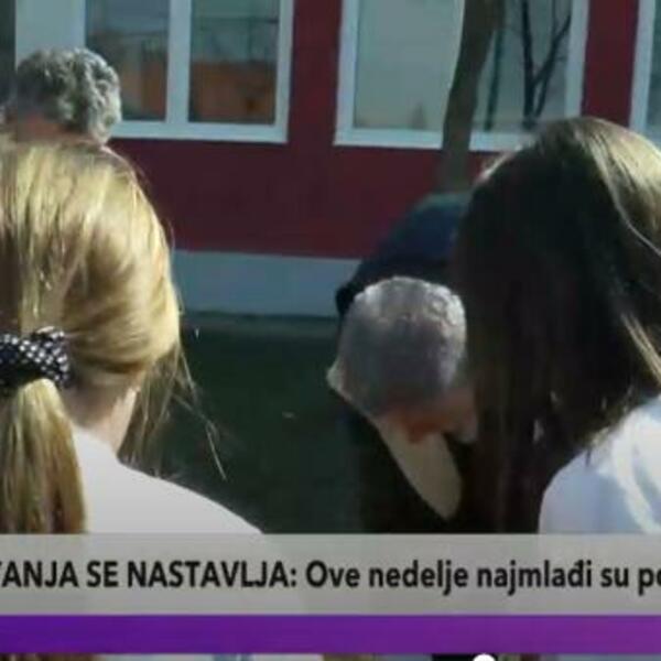 DECI OSTAVLJAMO ZADATAK DA BUDU BOLJI OD NAS:Učenici 3. razreda OŠ "Živan Maričić" obogatili dvorište novi kalemima