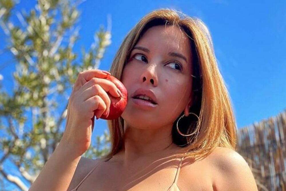 VLAŽNA I ZNOJAVA NIVES CELZIJUS ZA DOBRO JUTRO: Hrvatica se SKINULA i pokazala PRIRODNE SILIKONSKE 7-ce, sve PRŠTI