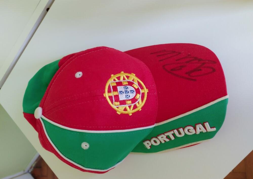 Kačket koji je na licitaciji