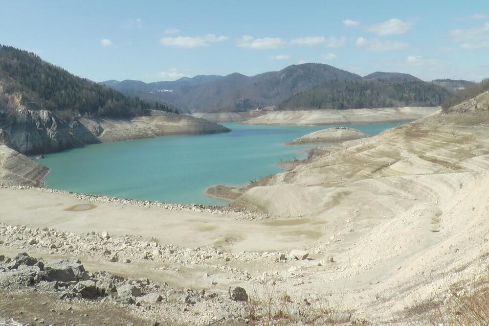 SABLASNI PRIZOR SA NAJLEPŠEG SRPSKOG JEZERA: Meštani u strahu, i to NIJE PRVI PUT (FOTO)