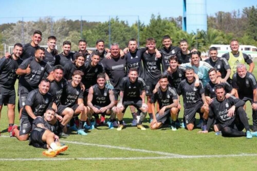 AUTOMOBIL SMRSKAN! Vatrogasci ga izvlačili iz OLUPINE! Završio u bolnici!