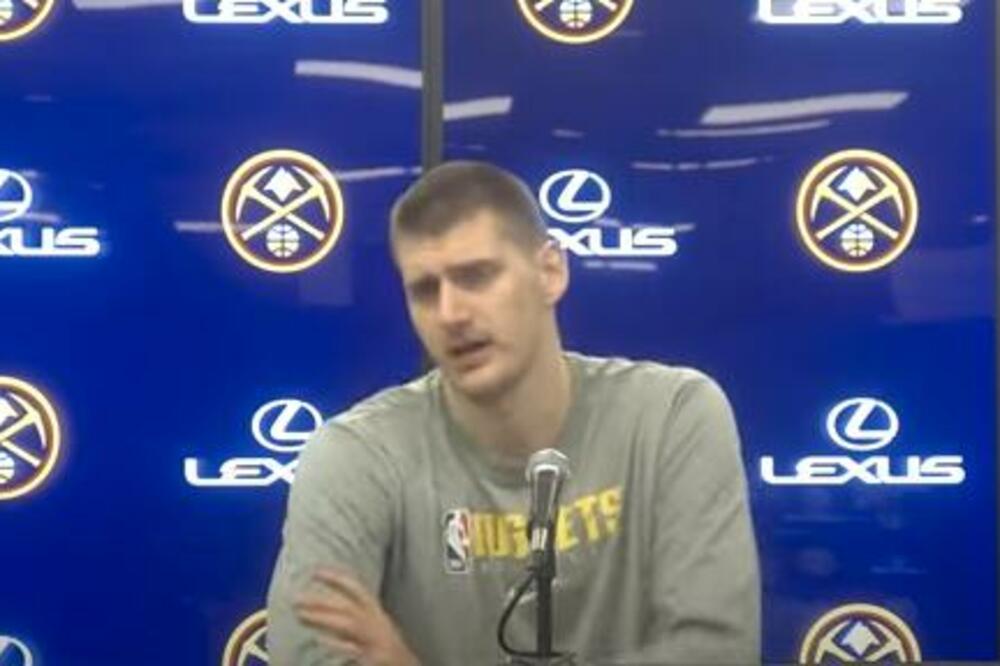 ZAŠTO MENE TO PITATE? Jokić baš nije bio raspoložen, ismejao čitav tim! (VIDEO)