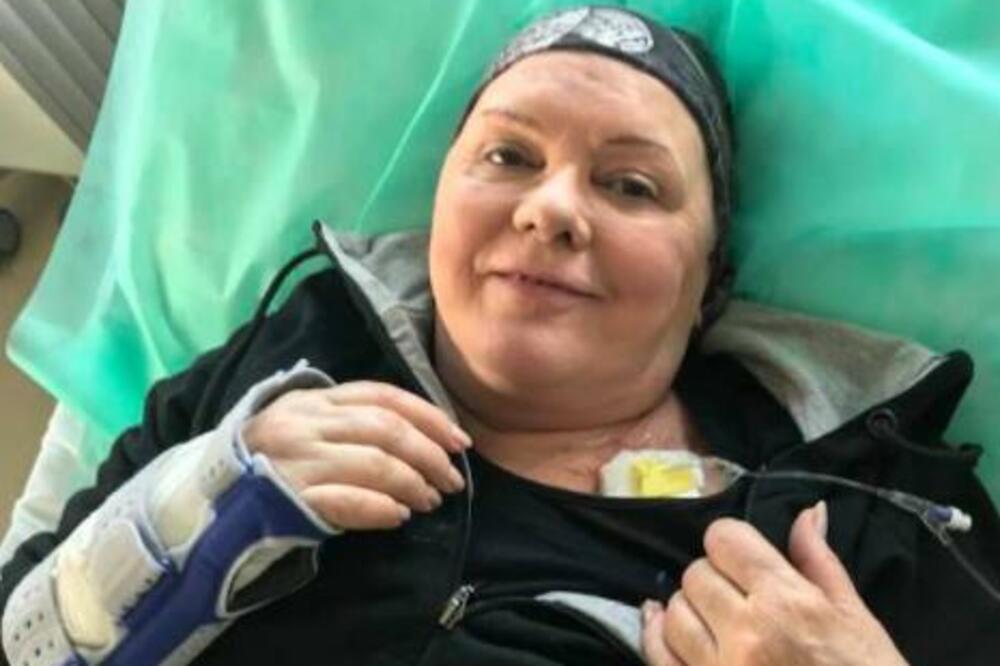 OVAKO JE IZGLEDALA BORBA PREMINULE GLUMICE IZ FILMA "GRLOM U JAGODE": Bol je RASTEZAO na ŽIVO!