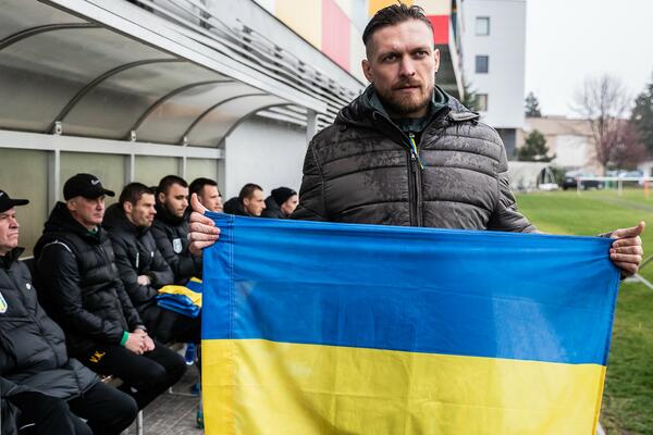 OVAKO IZGLEDA DOM POZNATOG SVETSKOG ŠAMPIONA NAKON ODLASKA RUSA! Iza sebe su ostavili kuću u OVAKVOM STANJU (FOTO)