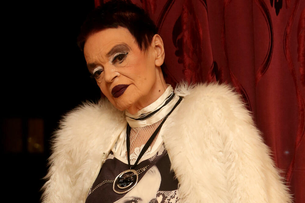 DO SADA NIKADA NISTE VIDELI ĆERKU RUŠKE JAKIĆ, A EVO KAKO ONA IZGLEDA: Otac ju je napustio na rođenju