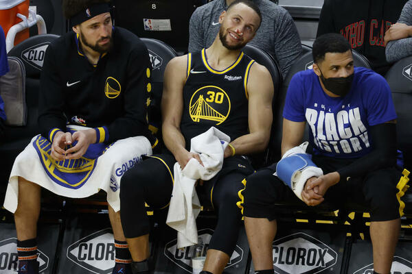 VELIKI PEH ZA GOLDEN STEJT! Važan košarkaš propušta ostatak sezone!