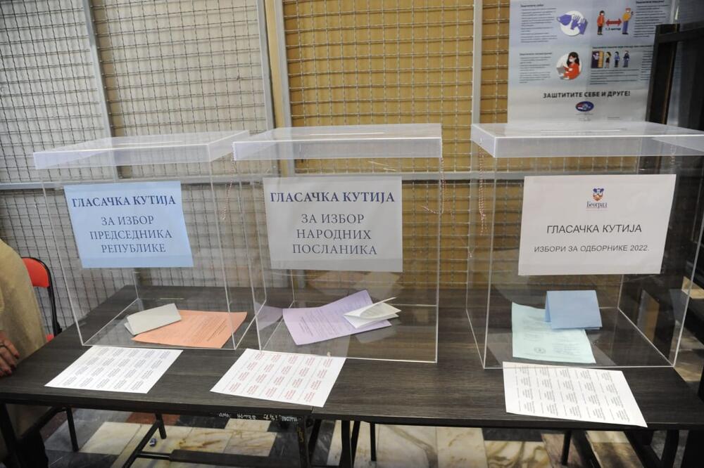 RIK OBJAVIO: Do 16 časova izašlo 41,56 odsto birača