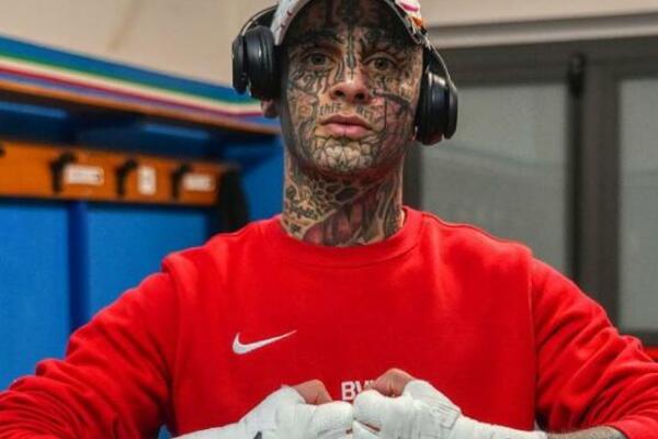 NE BISTE DA GA SRETNETE U MRAČNOJ ULICI! Šta uradi od sebe? Bokser koji uliva strah u kosti otkrio čega se plaši!