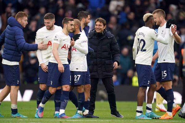 LEGENDARNI FUDBALER TOTENHEMA ZAVRŠIO KARIJERU! Igrao je za Englesku na Mundijalu 2010. (FOTO)