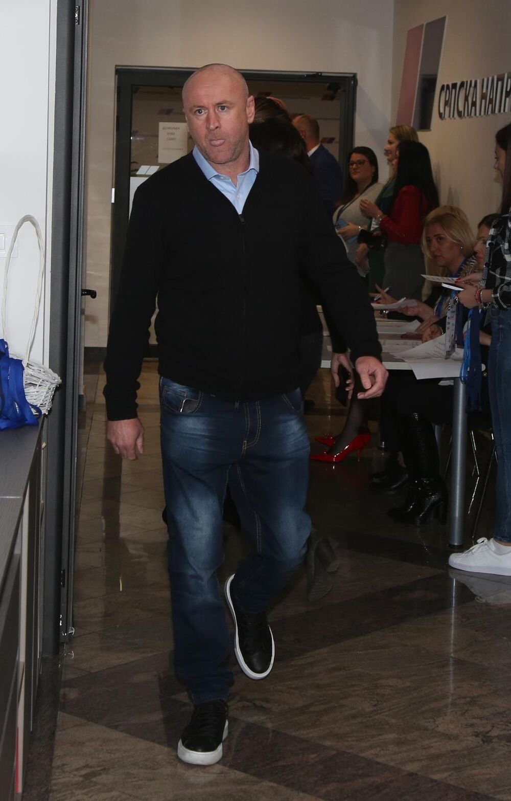 Proslavljeni fudbaler Saša Ćurčić, poznatiji kao Đani, imao je uspešnu sportsku karijeru o kojoj rado govori za medije, a svoje priče delio je i u rijaliti programima čiji je bio deo.