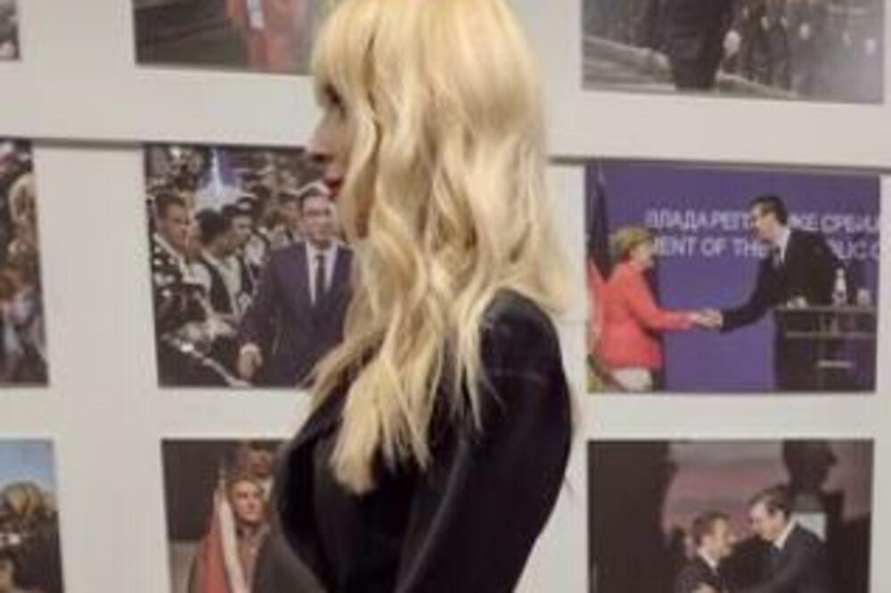 POJAVILA SE IVA ŠTRLJIĆ U IZBORNOM ŠTABU JEDNOG POLITIČARA: Evo za koga je GLASALA, a obukla se kao KRALJICA!