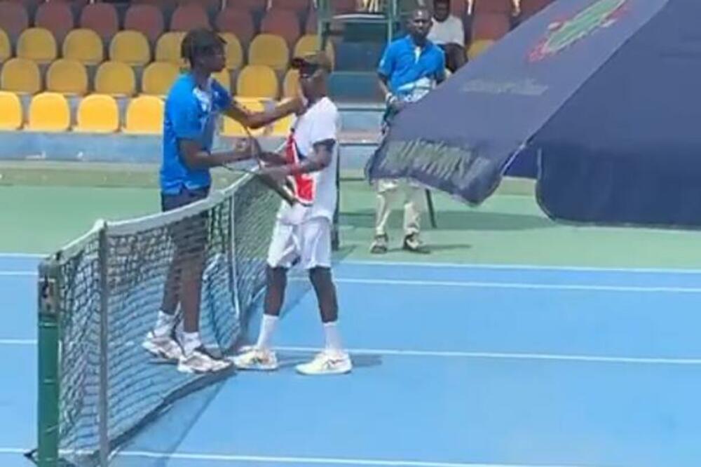 NOVI SKANDAL U TENISU! Izgubio, pa zalepio ŠAMAR rivalu! (VIDEO)