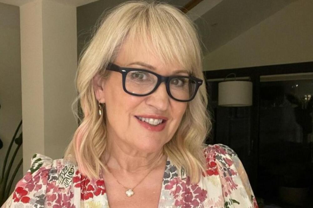 POZNATOJ VODITELJKI NESTAO TUMOR, LEKARI U ŠOKU: Ona je ovo radila da bi joj bilo bolje (FOTO)