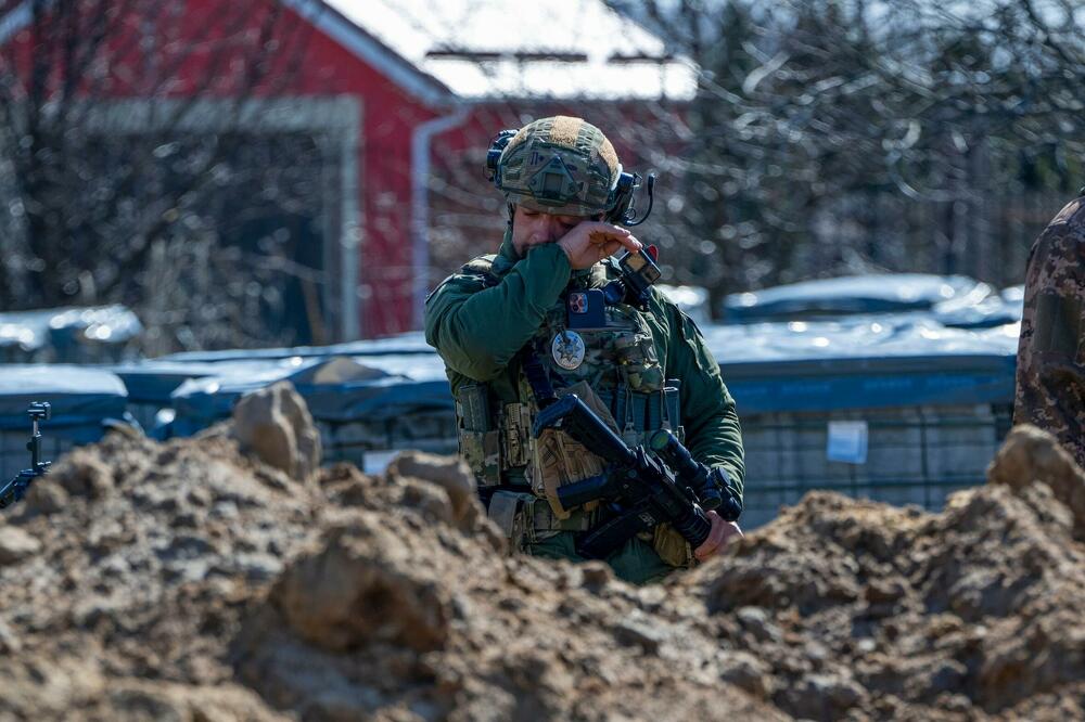 DEČAK OSTAO BEZ MAJKE, UMRLA JE U BUČI: Njen SANDUK je napravljen od komada ORMARA, a ovo joj je ostavio na GROBU!