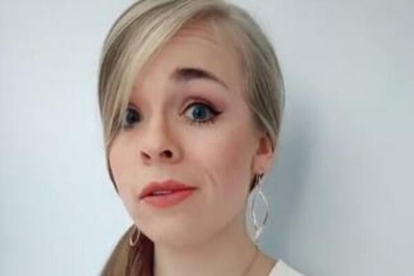 19 GODINA SE NIJE USUDILA DA SKRATI SVOJU KOSU: Sada je NAPRAVILA DRASTIČNU PROMENU, svi GLEDAJU U NEVERICI (VIDEO)