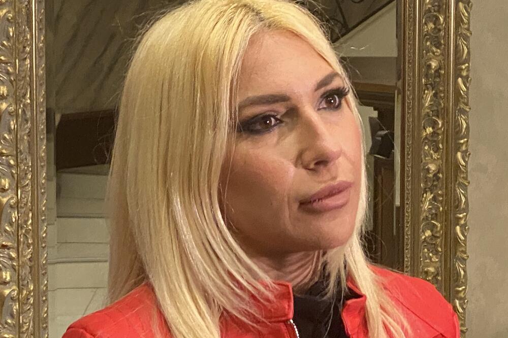 "KU*VA KOJA VARA MUŽA!" JOVANA JEREMIĆ IZVREĐALA VODITELJKU SLAGALICE DIREKTNO: Ima komentar na sve...