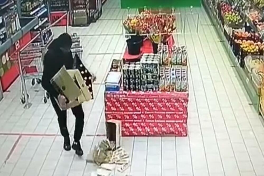 U TOKU NOĆI POKUŠAO DA UKADE 19 FLAŠA ALKOHOLA, PA MU SE DESILO OVO: Nije OČEKIVAO OVAKVU REAKCIJU zaposlenih VIDEO