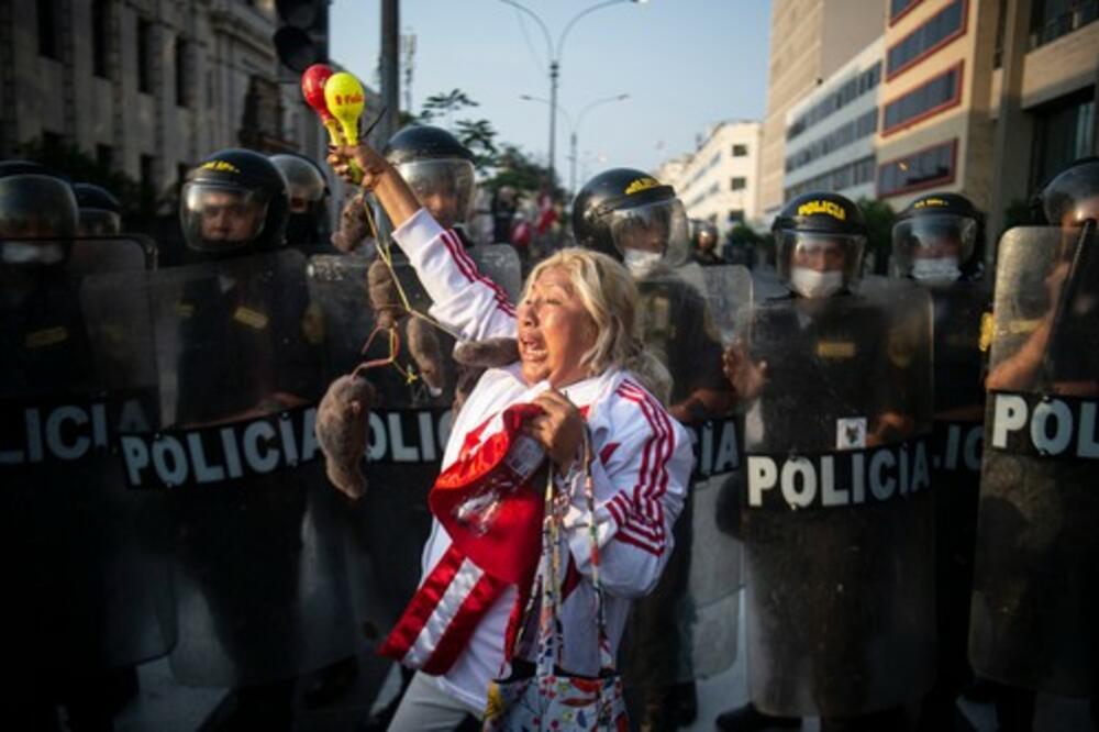 SITUACIJA JE NAPETA: Dvoje poginulih na protestima u Peruu, nova predsednica predlaže izbore 2024.