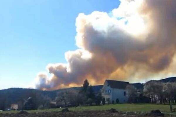 POŽAR KOD KRALJEVA NIJE LOKALIZOVAN ALI JE POD KONTROLOM: Ljudi bez struje i telefona!