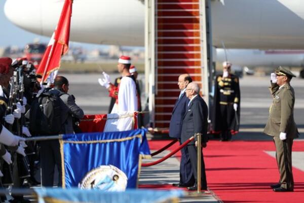 PREDSEDNIK JEMENA PREDAO VLAST PREDSEDNIČKOM SAVETU: Potpredsednika razrešio dužnosti