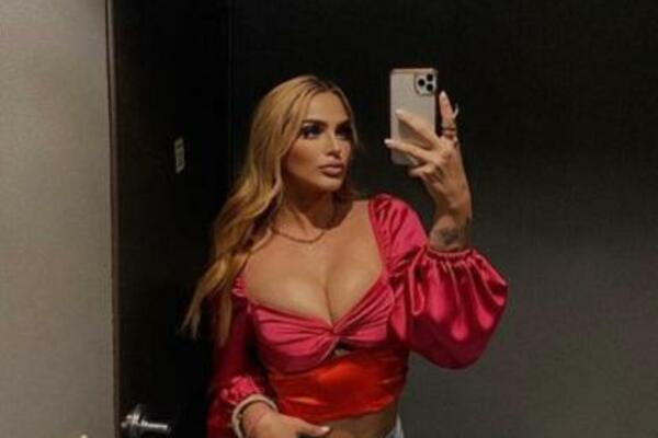 VRELA VODITELJKA ŽARI I PALI FUDBALSKIM TERENIMA! Zbog nje su Srbi poželili Meksiko u grupi, BRUTALNO izgleda! FOTO