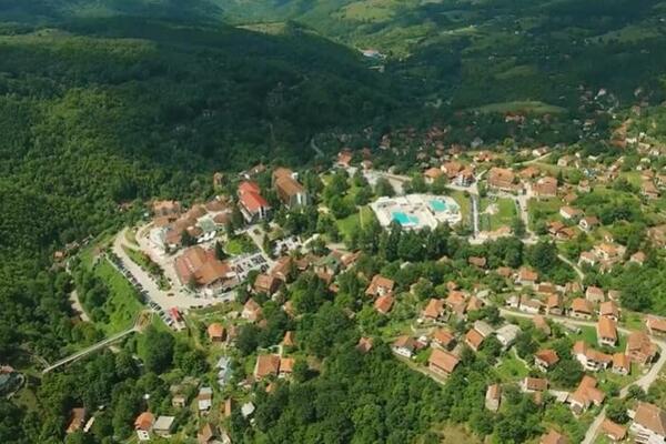 ON DA RINTA, ONA DA UŽIVA: Milan (31) iz Beograda, koji je napustio velegrad i sam živi u selu TRAŽI MLADU ZA KUĆU