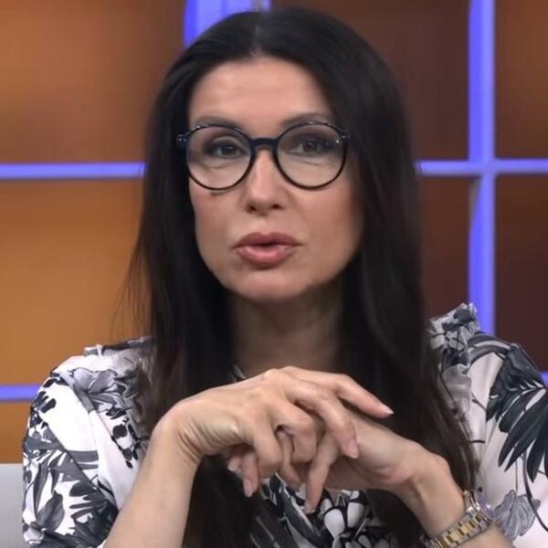 O OVOJ SLICI GOLIH STOPALA SNEŽANE DAKIĆ BRUJI SRBIJA: Komentari pljušte, ČIM POGLEDATE DOLE, ZANEMEĆETE (FOTO)