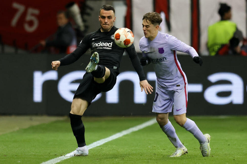 AJNTRAHT BIO RAVNOPRAVAN SA BARSOM: Jedan gol viđen u duelu Zvezdinih rivala, dosta uzbuđenja smo videli u Londonu