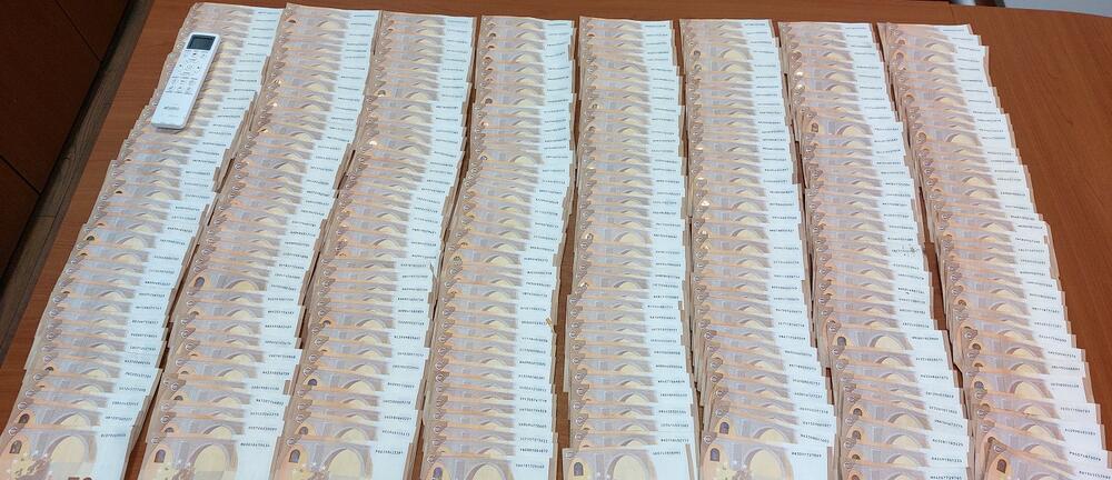 Zaplena, Novac, Evri