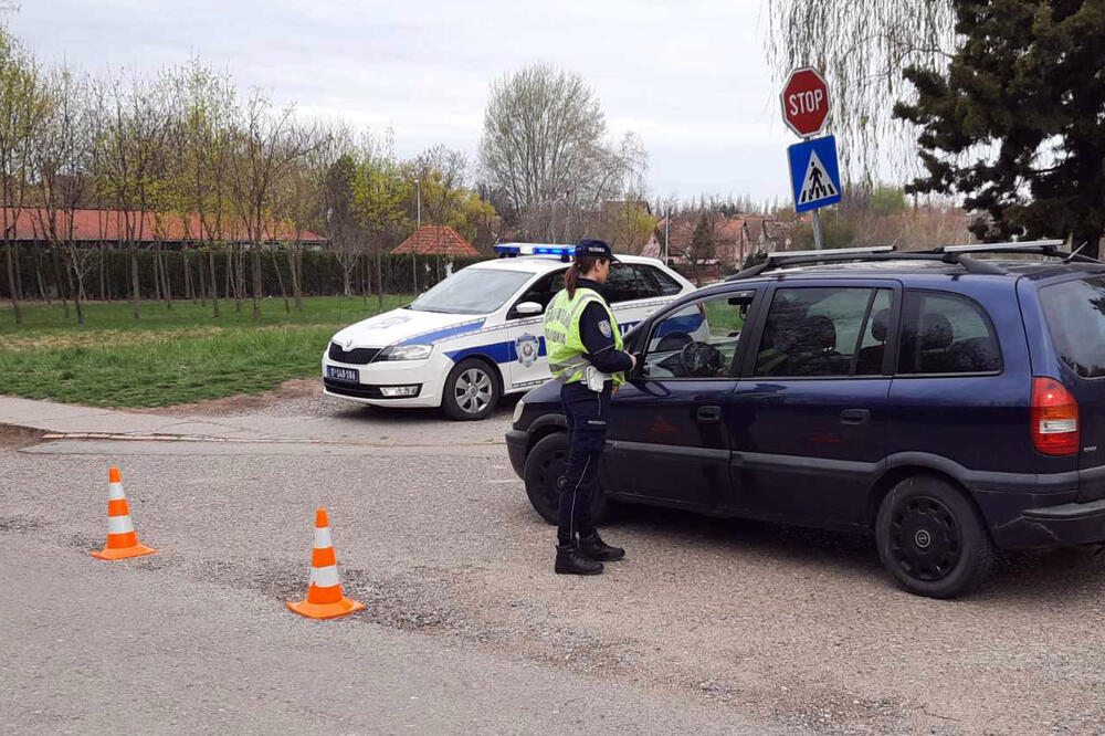 DROGIRANI I PIJANI ZA PRAZNIKE DIVLJALI ULICAMA: Policija u Leskovcu i Vlasotincu zadržala 9 vozača
