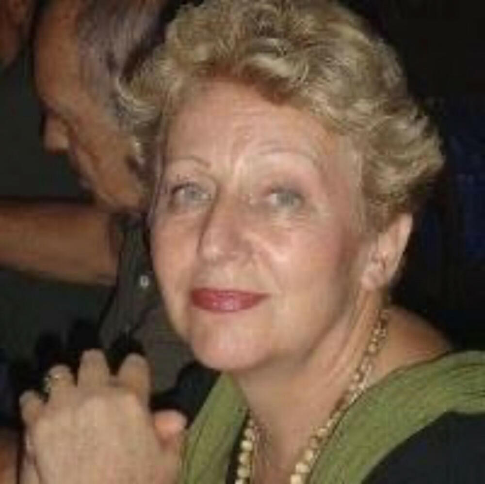 Mira Adanja Polak, Sestra