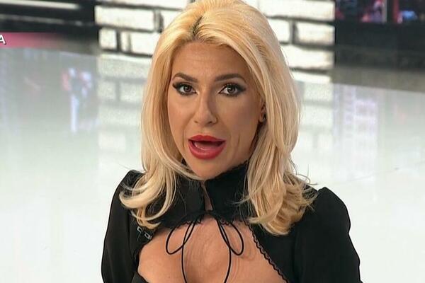 ZOVU JE "DŽEPNA VENERA", A KADA JE VIDE UŽIVO OSTANU ŠOKIRANI KOLIKO JE VISOKA: Da li znate visinu JOVANE JEREMIĆ?