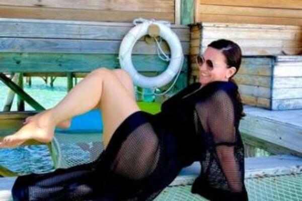 HRVATICA SE U SVOM LUKS DOMU BAŠKARI KAO KRALJICA: Uložila MILIONE, sve sama zaradila, EVO kako izgleda VILA