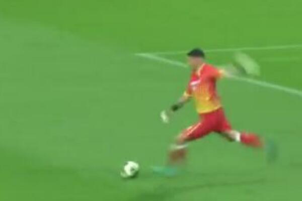 LUDNICA, ŠTA JE OVO?! Priča za film! Gol preko celog terena (da bi bilo još bolje) NADOKANDA VREMENA! (VIDEO)