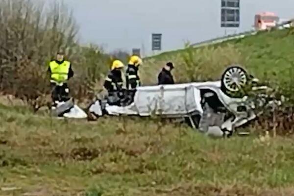 PRVI SNIMCI S MESTA NESREĆE, AUTOMOBIL SMRSKAN: Rasim je ovo samo čudom preživeo! (FOTO) (VIDEO)