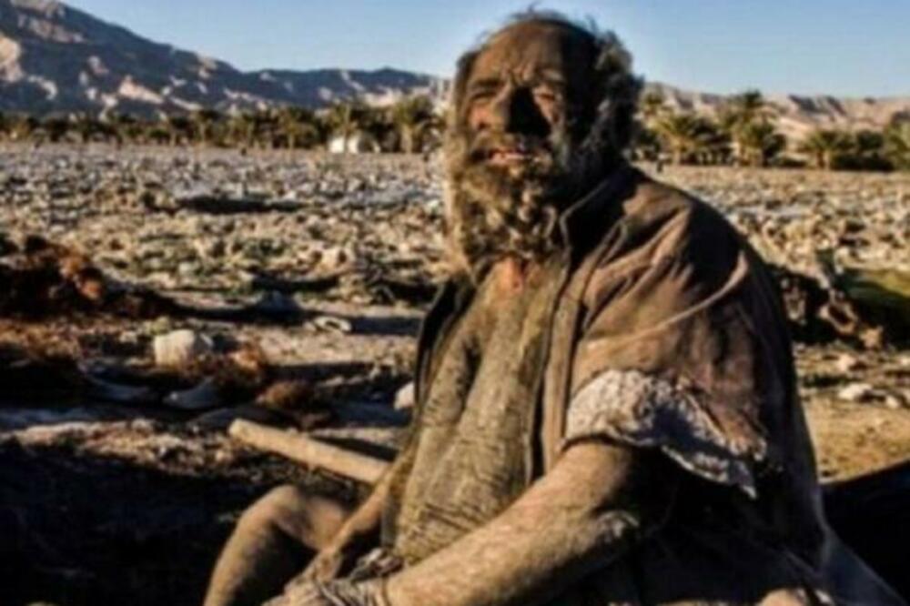 NIJE SE OKUPAO 68 GODINA: Zbog OVOGA se odlučio na BIZARNU STVAR, nećete POVEROVATI! (VIDEO)