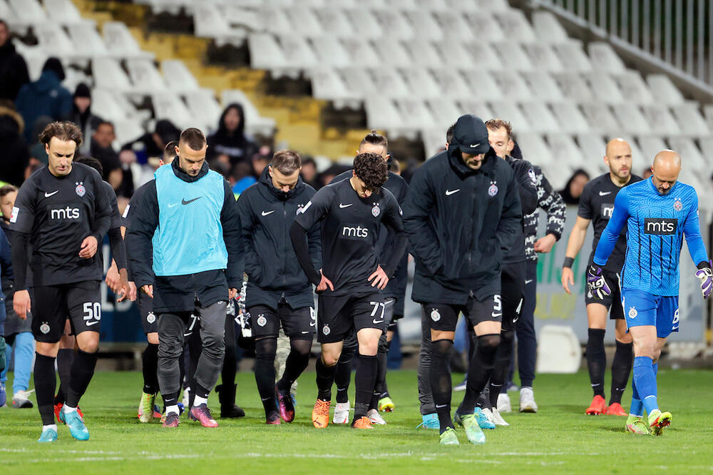 "NASTAVLJENA KRAĐA BODOVA"! Partizan raskrinkava "ljude u crnom" - SIMOVIĆ DA SUDI I DERBI!