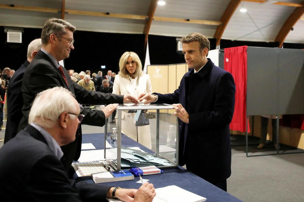 SARKOZI PODRŽAO MAKRONA: Za to postoji jedan razlog!