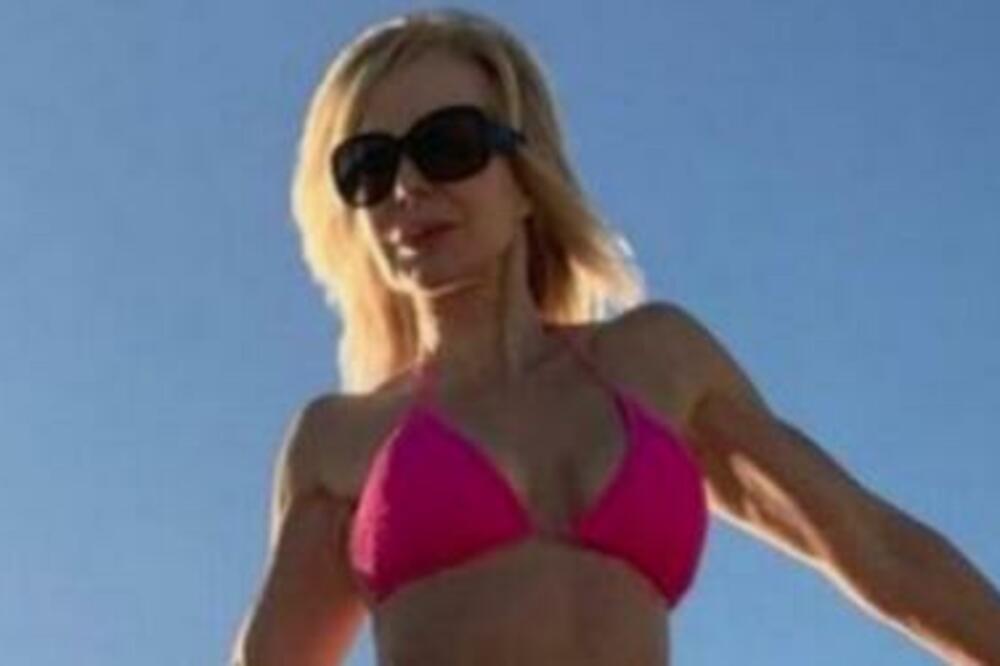 ONA JE NAJVRELIJA BAKA IKAD: Skinula se i pokazala više od DOZVOLJENOG, nerealni ATRIBUTI! (FOTO)