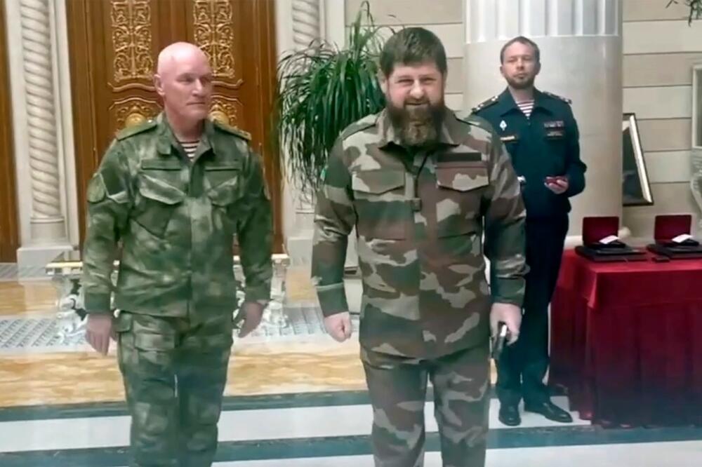 PUTIN TREBA DA ZAPRETI NUKLEARNIM ORUŽJEM U 1 SLUČAJU! Kadirov u svom stilu dao NAJNOVIJU IZJAVU (FOTO)