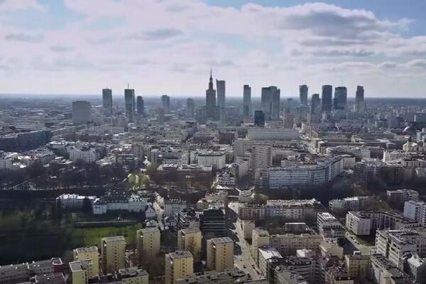 KRAJ DRAME: Predao se muškarac koji je u centru Varšave PRETIO da će se RAZNETI!