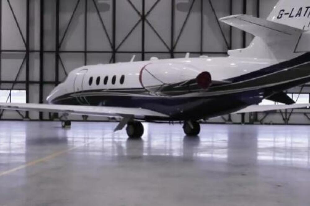 PRIZEMLJEN AVION AMBRAMOVIČEVOG PRIJATELJA: Britanski sekretar objavio SNIMAK, pa se obrušio na PUTINA! (VIDEO)