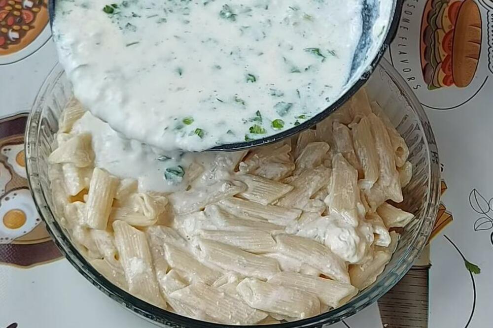 SPREMITE VEČERU ZA SAMO 200 DINARA: Makarone u KREMASTOM SOSU morate da PROBATE (RECEPT)